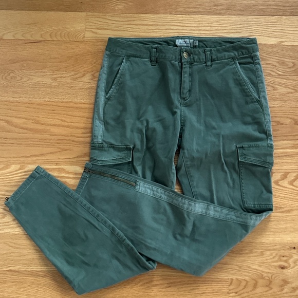 Vineyard Vines Garment Dyed Skinny Utility Pant (4) - Picture 2 of 14